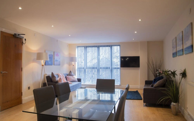 Karah Suites - Motorpoint Arena