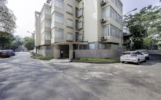 OYO 16703 Hotel The Platinum