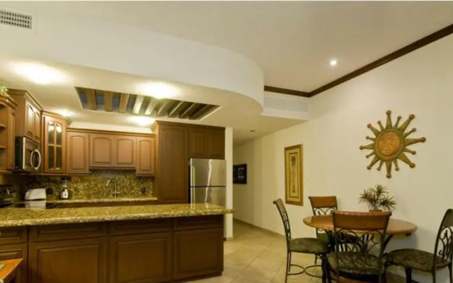 Sonoran Sky 1BR Upper SKY 406 by Casago