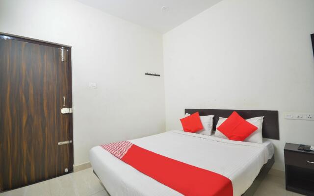 OYO Flagship 77505 Nakshatra Residency