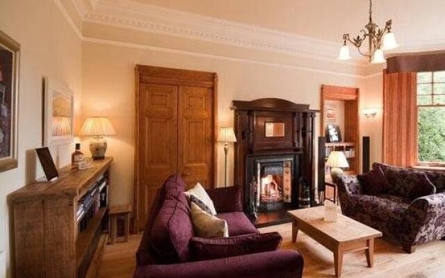Torrdarach House