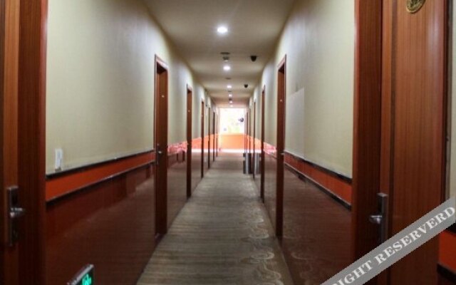 Yibai Business Hotel