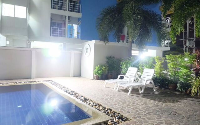 Lomsabai Apartments