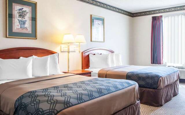 Rodeway Inn & Suites Milwaukee Airport