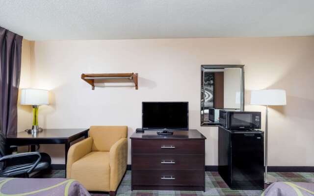 Super 8 by Wyndham Campbellsville KY