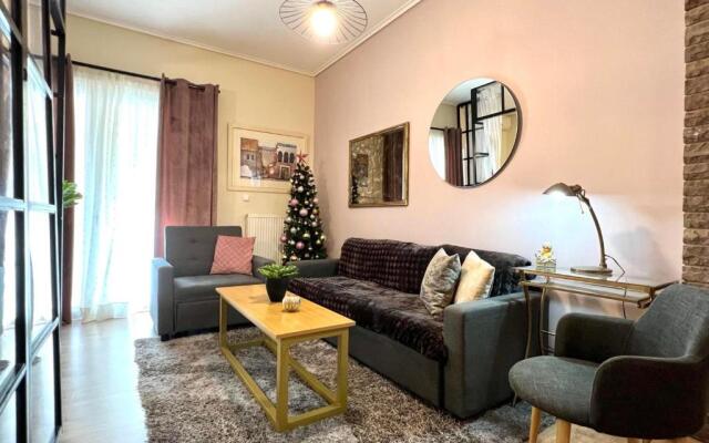 Luxury seafront house nearby Delphi