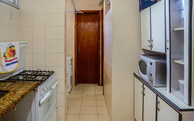 Apto 3Qts Cond. c/ piscina a 600m da Praia CEE202