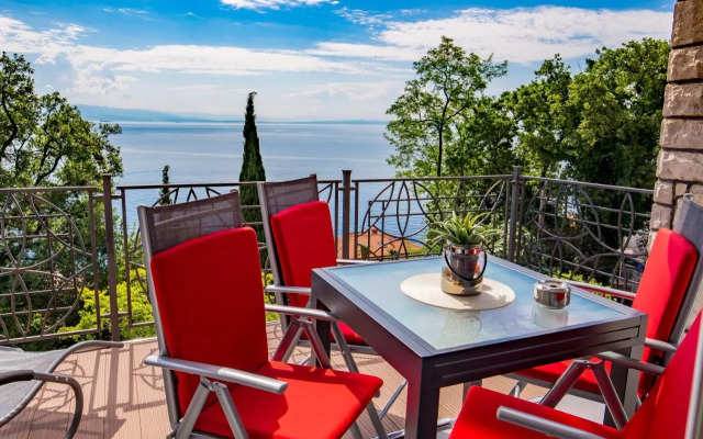 Villa Tomić Apartment Mia near the sea