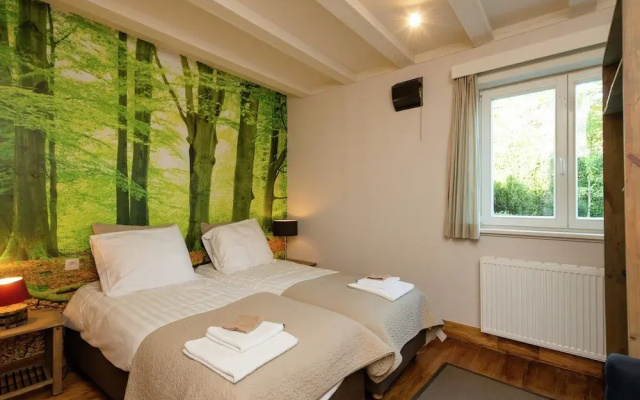 Lovely Villa in Durbuy with Hot Tub