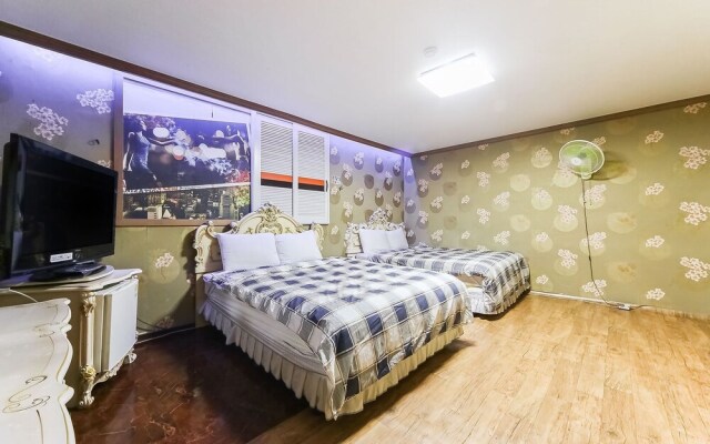 Busan Janglim Blue Moon Hotel