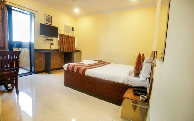 Lucky Hotel Bandra