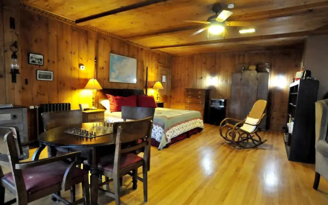 Brewster Inn