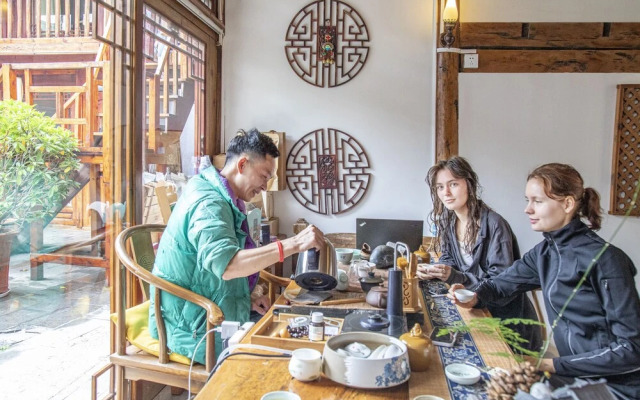 Lijiang Family And Hostel Inn