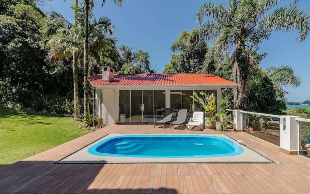 4BR House Pool & BBQ 500m From Beach Che0401