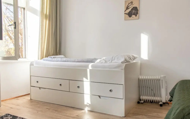 Comfortable 3BR Danube & Millenium Tower