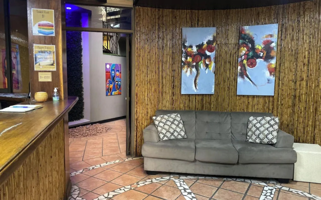 Alajuela Backpackers Airport Hostel