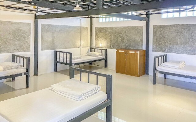 OYO 585 Freedom Hostel @ Phi Phi