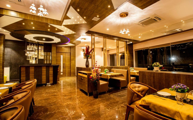 Hotel Prabha Palace