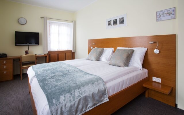 Hotel and guest house Triglav Dobrna