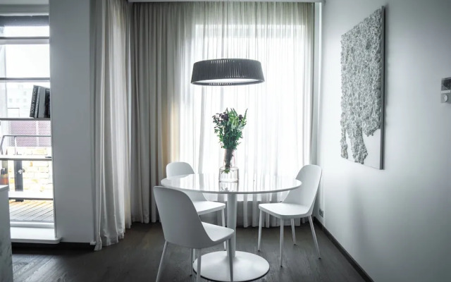 8ERA Business Executive Rotermanni Apts