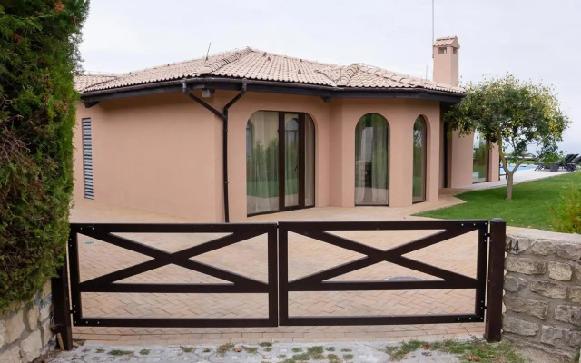 Luxury 4-bedroom Villa in Black Sea Rama Resort