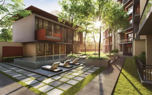 Modern 2-bedroom unit with pool and beach access