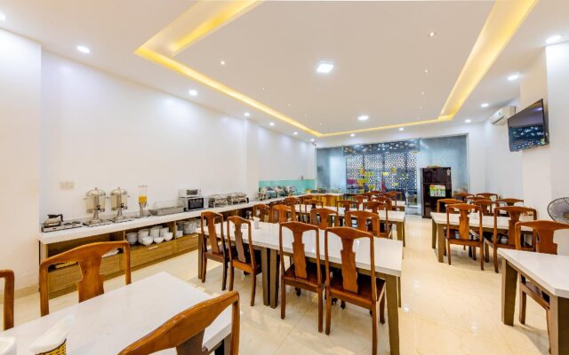 Homey Hotel