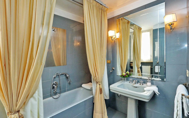 Town House - Treasurerome Collection