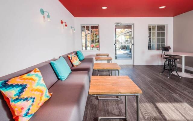 Global Luxury Suites in San Ramon