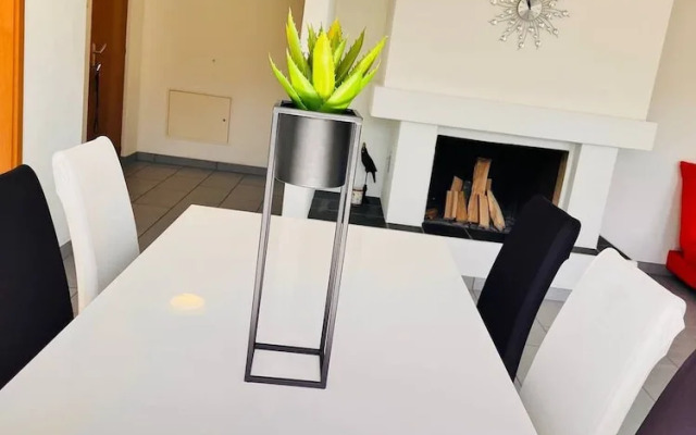 Sunny Modern Apartment Lake View Relax