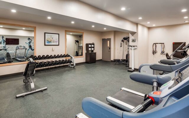 Best Western Plus Bourbonnais Hotel & Suites