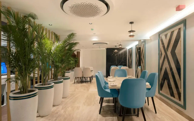 Hotel 44 Oasis