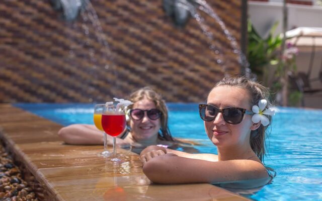 Kralanh Pool Villa