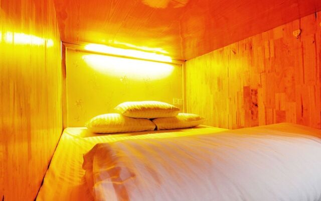 MM Capsule Hostel