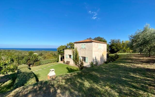 Villa vue mer dans nature protégée, plage à 1,5 km