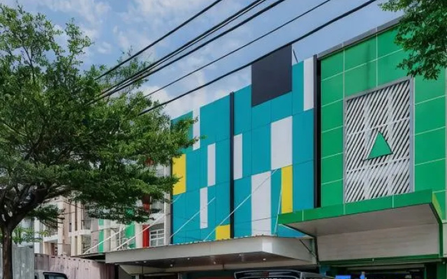 Sans Hotel Harapan Indah – Exterior – Jakarta