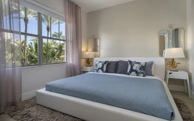 Strand Ocean Drive Suites