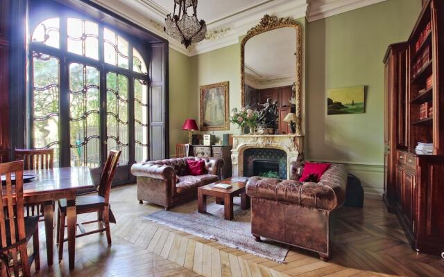 Luxury apartment - garden access Monceau