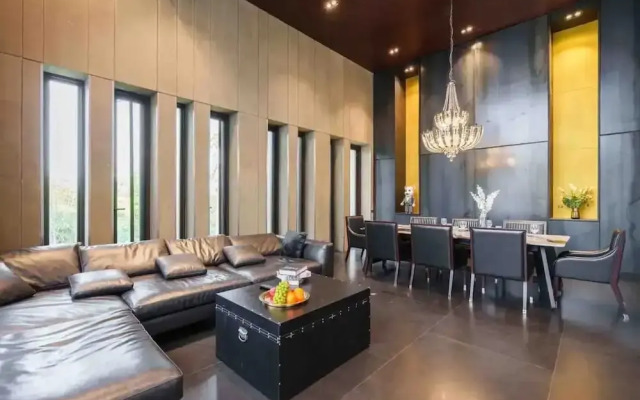 Luxury Pool Villa With Jacuzzi & Lift by Thonglor