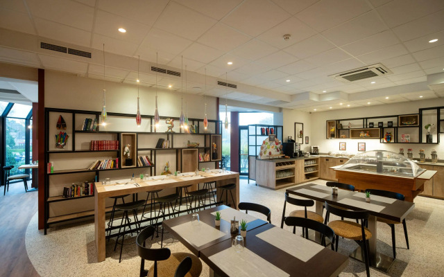 Hotel & Aparthotel Casteau Resort Mons