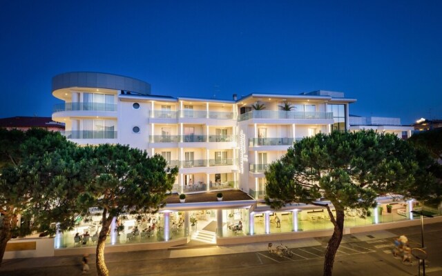 International Beach Hotel