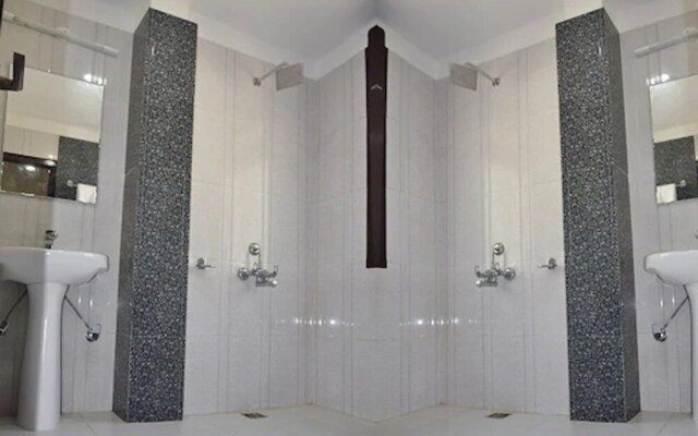 Hotel Aman Place Kasol