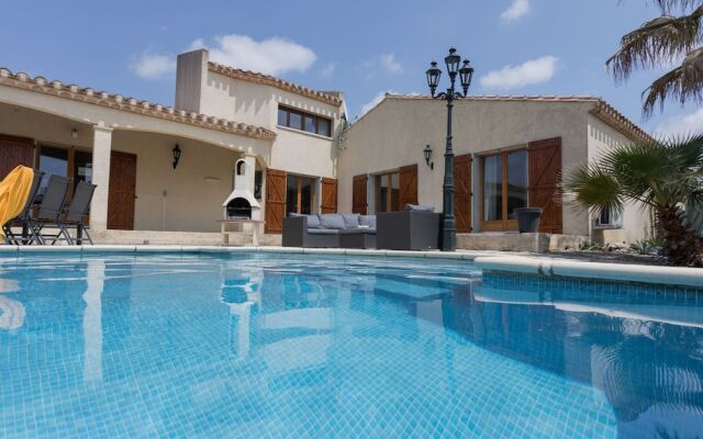 Lively Villa in Félines-minervois With Pool