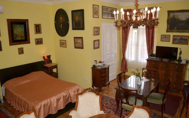 Central Market Apartment