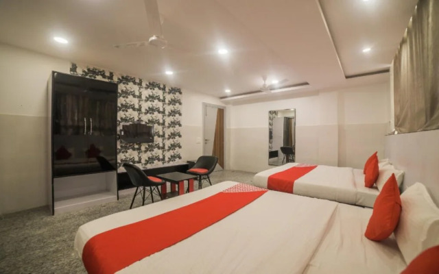 Royal Town Paschim Vihar By OYO Rooms