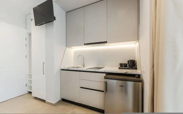 Luxury Studio With Free Parking