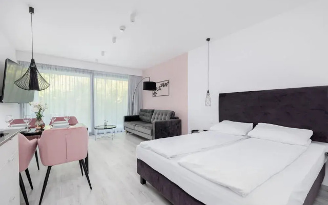 Studio With Swimming Pool by Renters