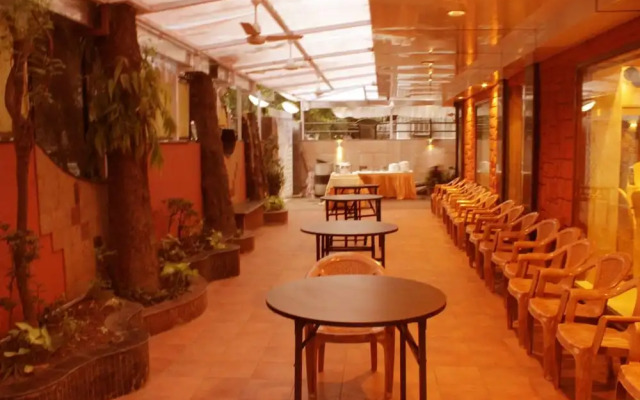 ZUZU Galaxy Annex Hotel
