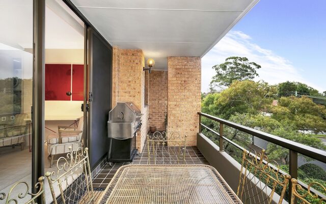 Sunny and Spacious Two Bdr Apt - SPF13