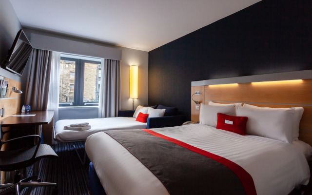 Holiday Inn Express Edinburgh Royal Mile by IHG